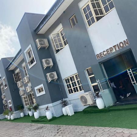 Presken Hotel @Villa อีเคจา ภายนอก รูปภาพ