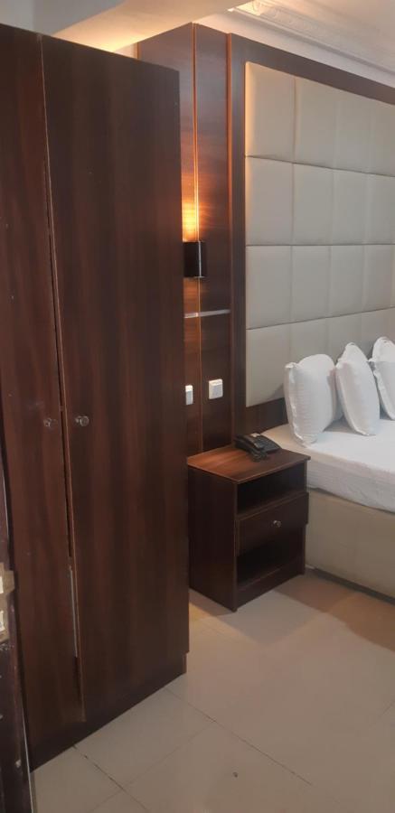 Presken Hotel @Villa อีเคจา ภายนอก รูปภาพ