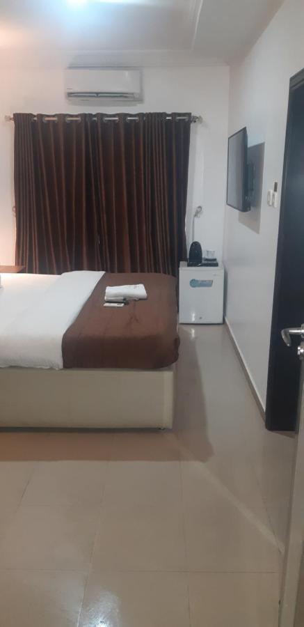 Presken Hotel @Villa อีเคจา ภายนอก รูปภาพ