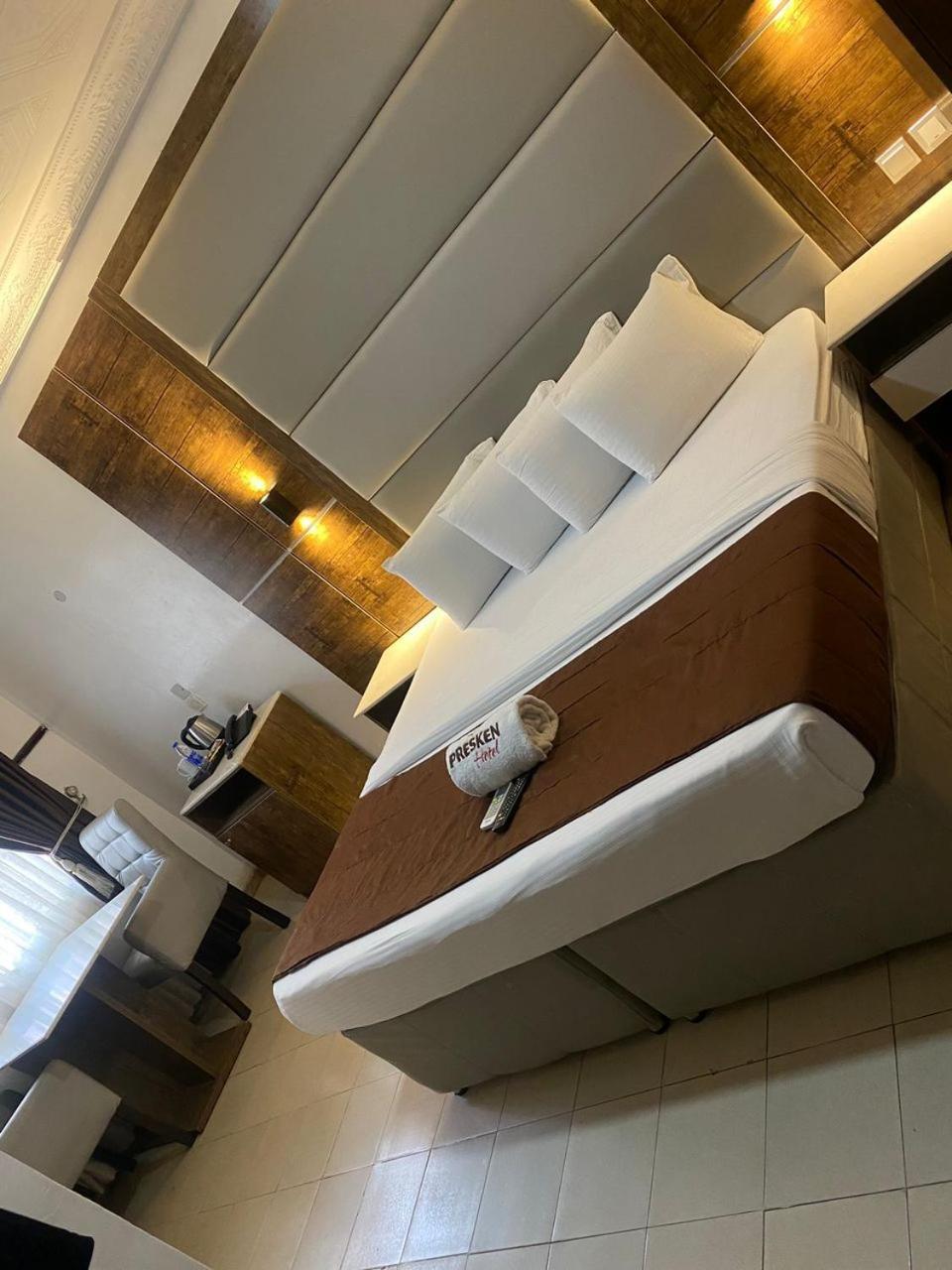 Presken Hotel @Villa อีเคจา ภายนอก รูปภาพ
