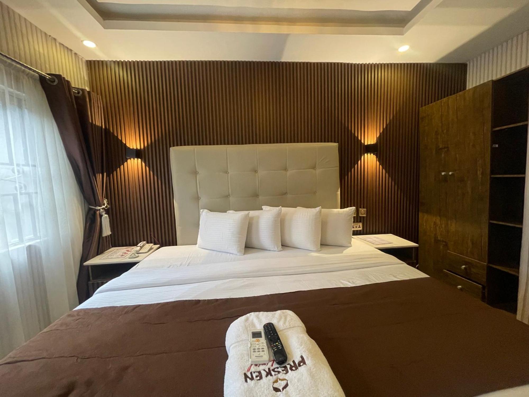 Presken Hotel @Villa อีเคจา ภายนอก รูปภาพ
